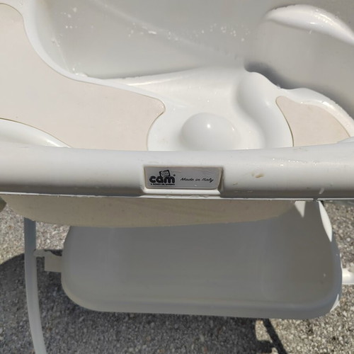 Cam Kit Bagno Baby Bath Set used with folding aluminum base and shelf