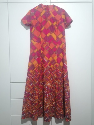 Vintage 70s handmade short-sleeve printed dress size M used