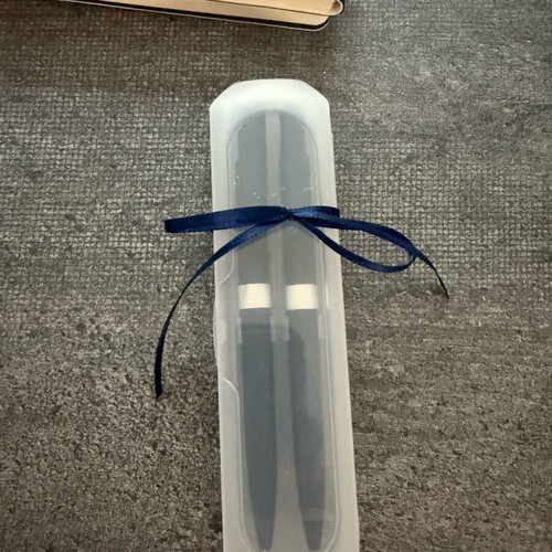 Notebook and two luxury pens set new