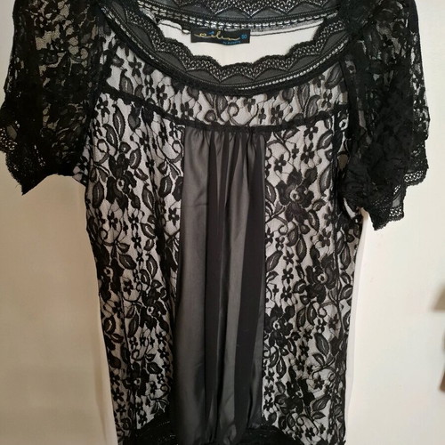 Lace women's blouse with black satin section like new, size L
