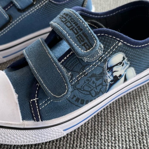 Boys' shoes size 30 new, white and blue casual