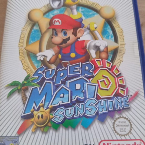 Super Mario Sunshine Nintendo GameCube game used, box damaged