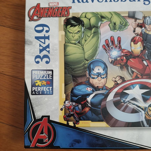Avengers Ravensburger puzzle 3x49 pieces with posters