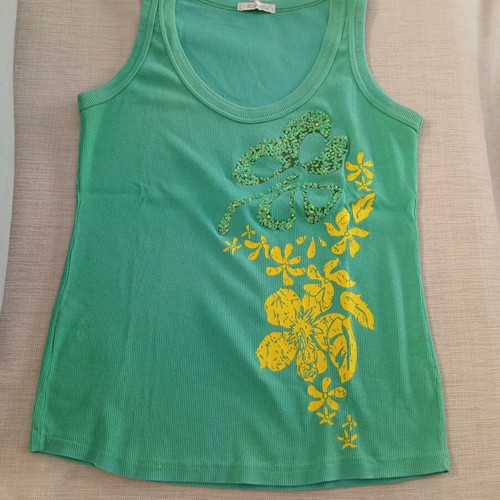 Sleeveless T-shirt used, size M, green and yellow