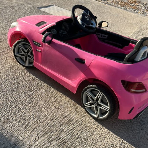 Electric children's car used with lights, music and remote control