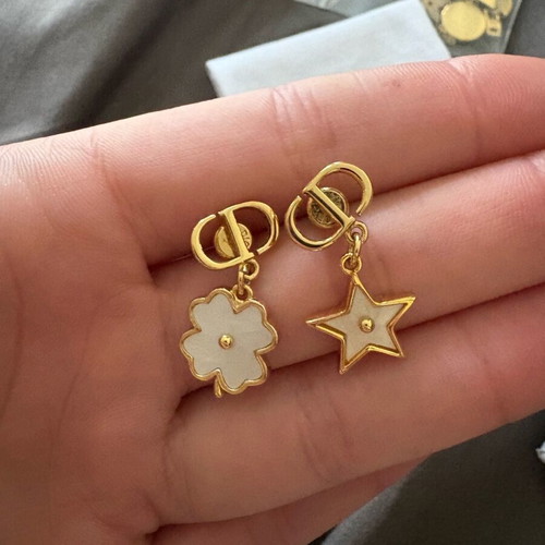 Dior earrings like new, gold color, authentic