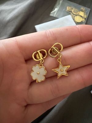Dior earrings like new, gold color, authentic