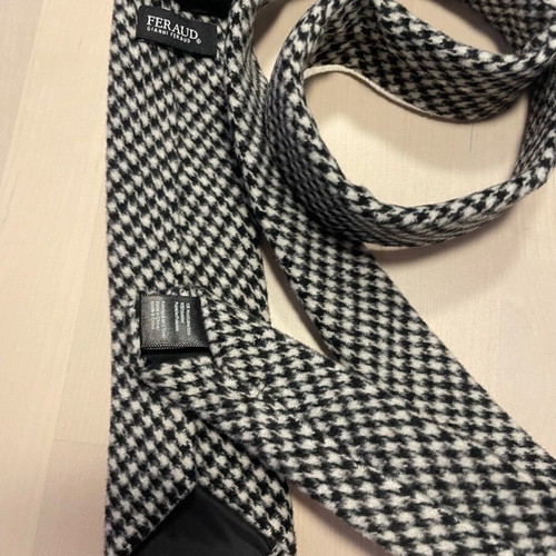 FERAUD wool tie black and white with dogtooth pattern like new