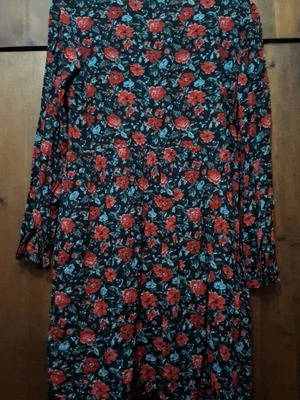 Floral dress size L like new with lace hem and lining