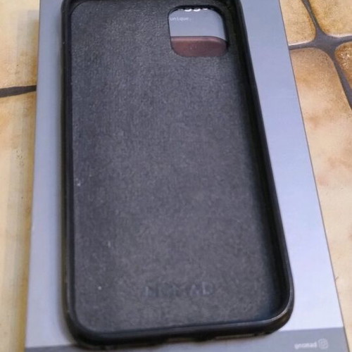 Nomad Rugged Leather Case for iPhone 11 used, Horween leather