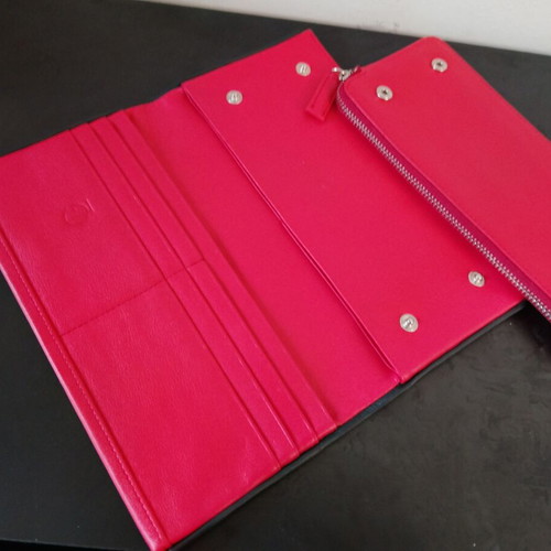 Leather wallet, like new, red