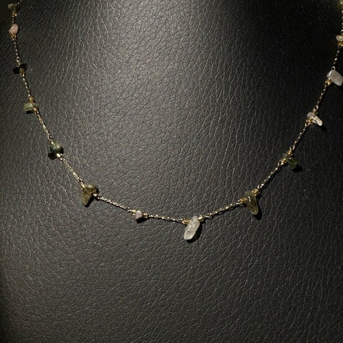 Necklace new with stones and gold chain