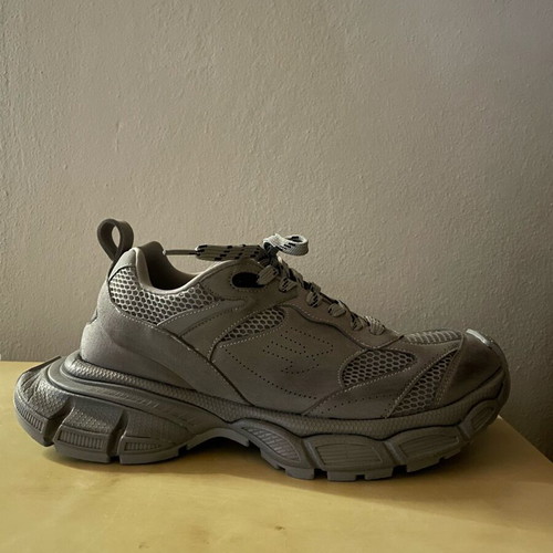 Balenciaga athletic shoes 44 EU new, gray with dust bag