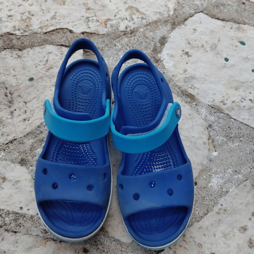 Crocs kids sandals like new, blue