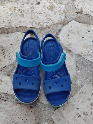 Crocs kids sandals like new, blue