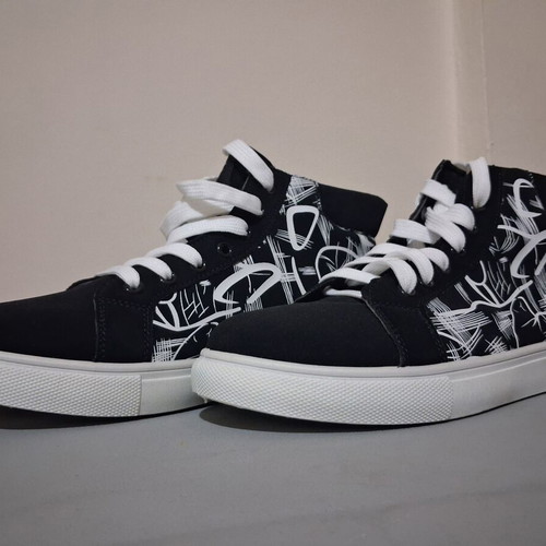 Sneakers size 43, black and white