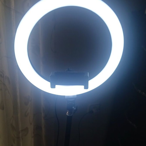 Professional Ringlight new with 3 light styles and adjustable brightness