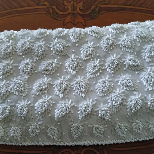 Vintage white beaded satin clutch bag like new