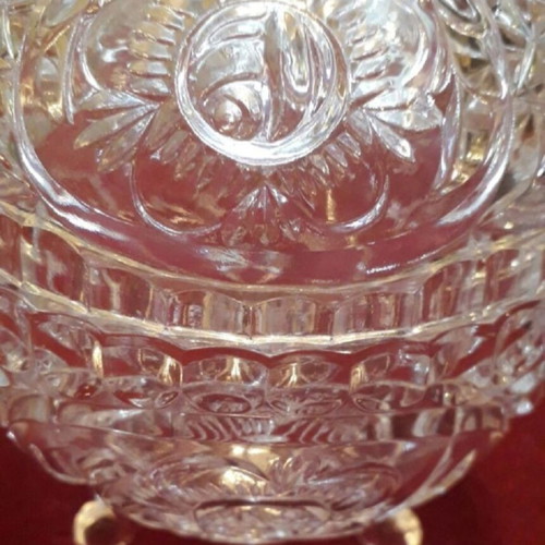 Crystal fondue pot carved with legs, new