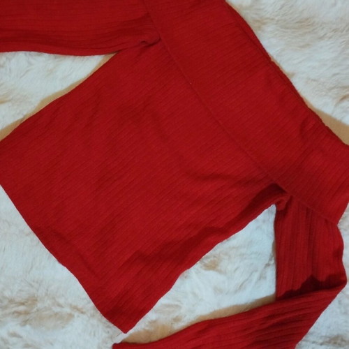 Stradivarius red off-shoulder blouse like new, size S
