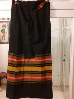 Wrap skirt new with striped design and waist tie