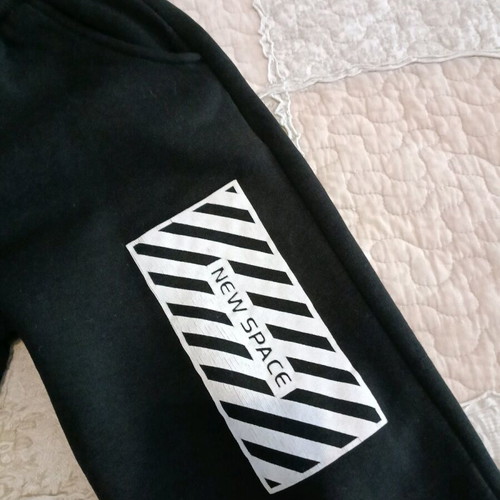 Hashtag sweatpants for 6 years old black like new