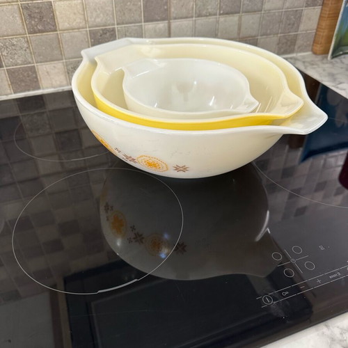 Bowl set of 3 pieces like new
