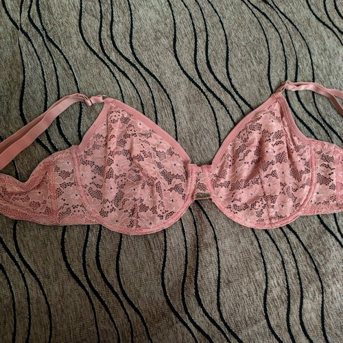 Pink lace bra size 38D new