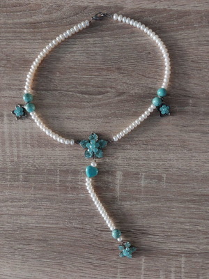 Pearl necklace with turquoise and silver decorative elements, like new