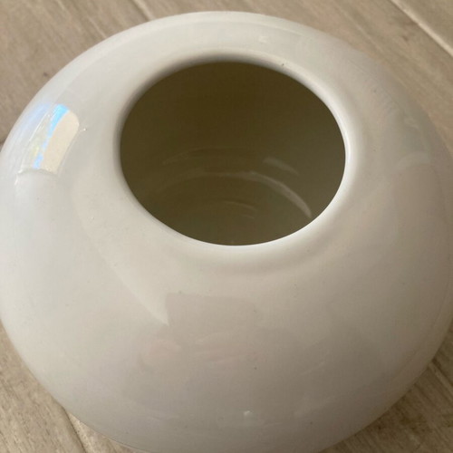 White spherical vase like new, modern and minimal