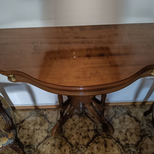 Wooden oval decorative table