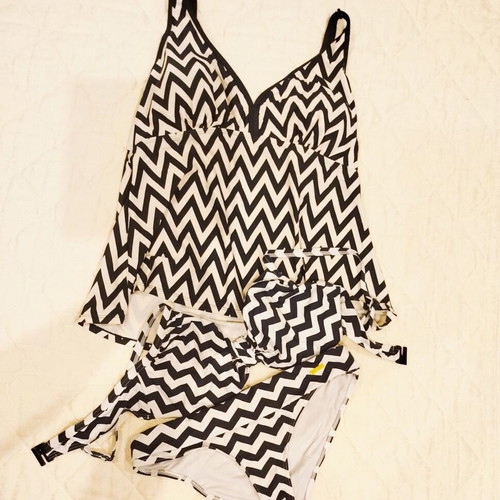 Lascana premium swimwear set of 3 pieces like new, black and white