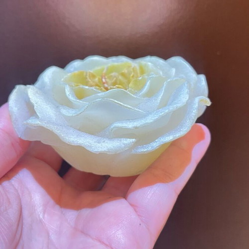 Decorative rose candle like new