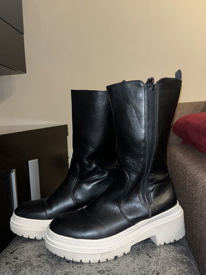 Refresh black boots like new, size 39