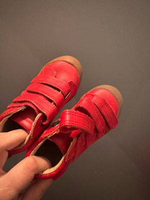 Βρεφικά παπουτσάκια M&S μεταχειρισμένα, μέγεθος 22-23, πολύ καλή κατάσταση