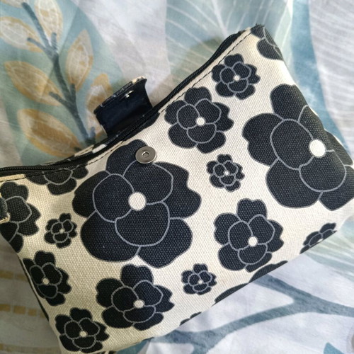 Toiletry bag with two compartments like new, black and beige