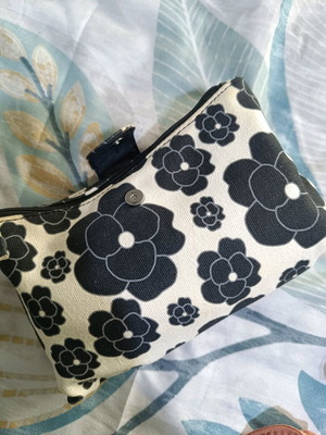 Toiletry bag with two compartments like new, black and beige
