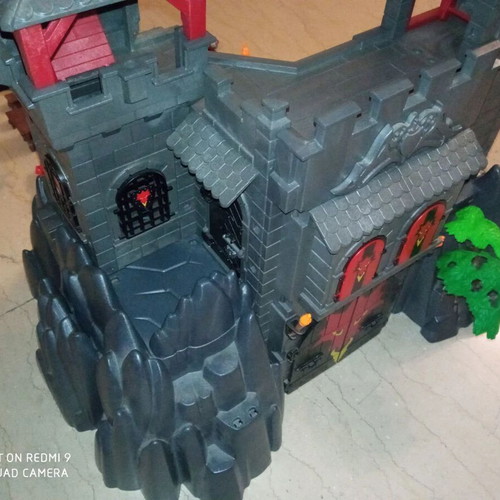 Playmobil Rock Castle 3269 Red Dragon Fortress like new