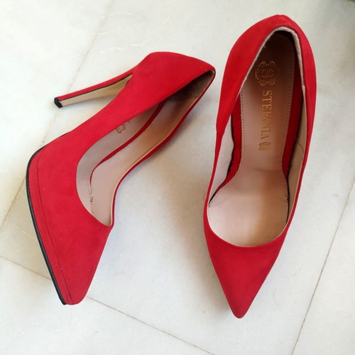 Stefania red leather pointed pumps like new