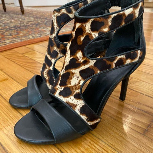 Sandro Paris leopard black heels like new