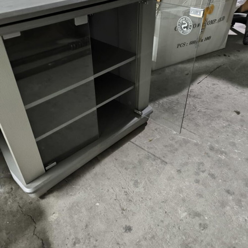 Tv stereo furniture like new with rotating base and glass doors