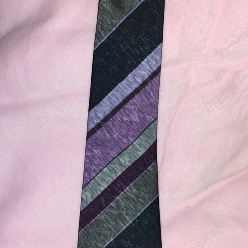 Tie like new, purple striped design