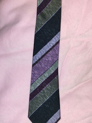 Tie like new, purple striped design
