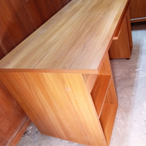 Desk like new with sliding shelf and computer space, cherry color