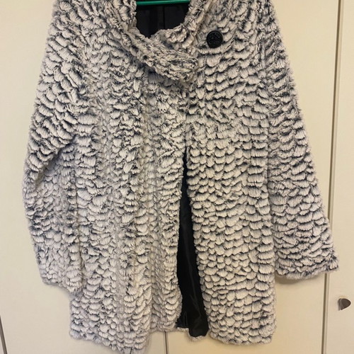 Topshop London faux fur coat new, lightweight, lined, size M