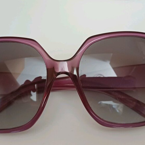 Burberry purple sunglasses like new in excellent condition