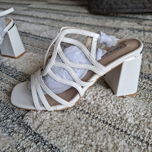 White sandals with thick heel new, unworn, size 39