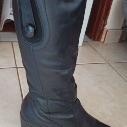 Women's winter boots used, natural leather and fur, size 38, black
