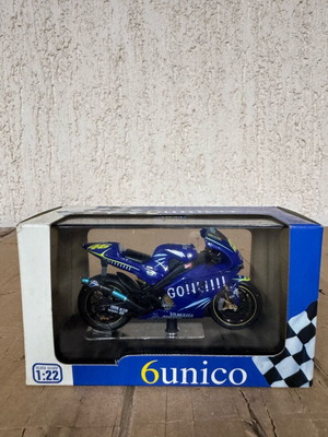 Yamaha YZR-M1 2004 κλίμακας 1:22 καινούργιο με χρώματα Valentino Rossi