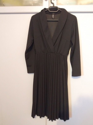 Black midi dress with pleated skirt and crossover neckline like new, size L